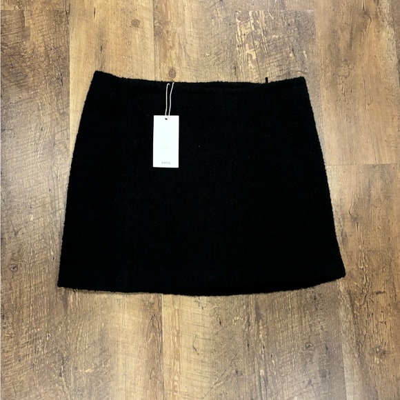 Mango Dresses & Skirts - Mango Short mini tweed skirt- NEW